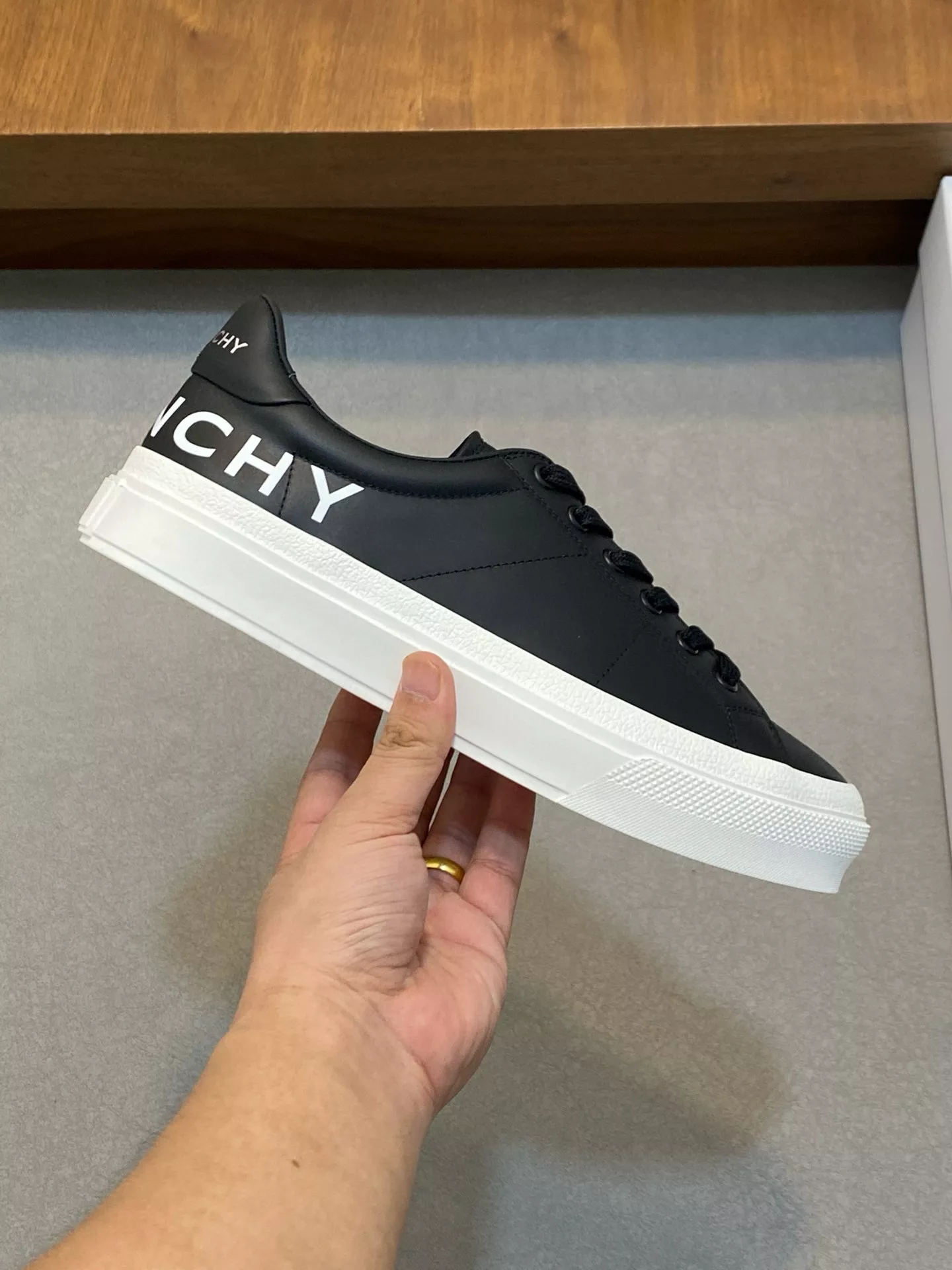 givenchy decontractees chaussures pour homme s_12b4a731